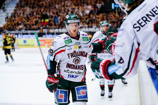 Frölundas Simon Hjalmarsson jublar