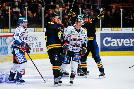Frölundas Mattias Nörstebö och Simon Hjalmarsson deppar
