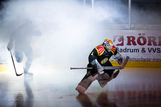 Brynäs målvakt Felix Sandström gör entré