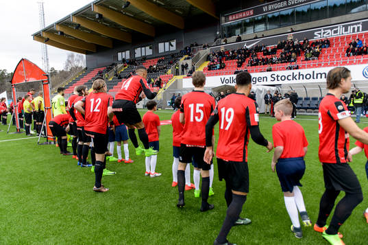 Invigning av nya läktarsektionen på Grimsta IP