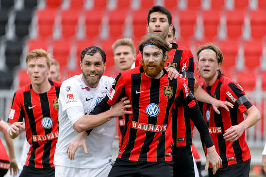 under fotbollsmatchen i Superettan mellan Brommapojkarna