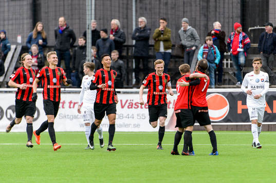 Brommapojkarna jublar