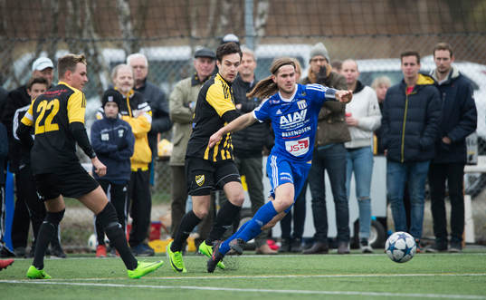 IFK Hässleholms Karim Al-Asi och Danny Gunnarsson i