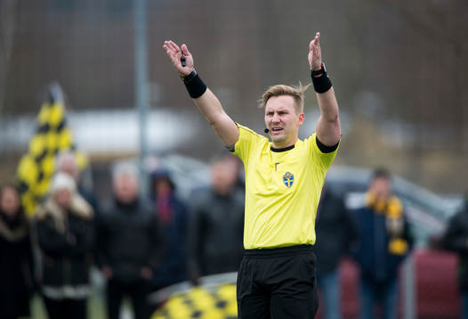 Domaren i matchen i division 2 mellan IFK Hässleholm och