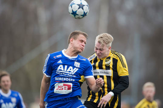 IFK Hässleholms Jonathan Brodén i matchen i division 2