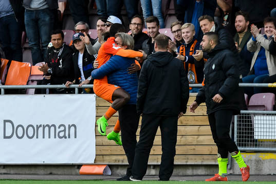 AFC Eskilstunas Buya Turay jublar