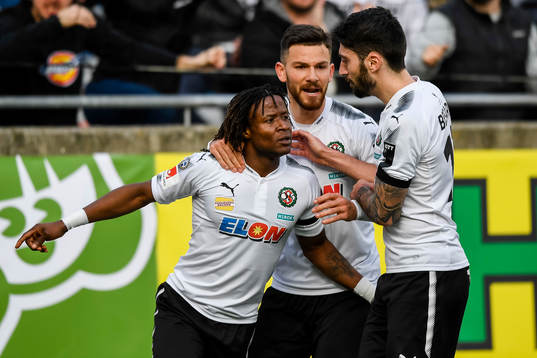 Örebros Kennedy Igboananike jublar