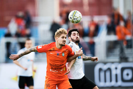 AFC Eskilstunas Daniel Björnquist och Örebros Nahir Besara