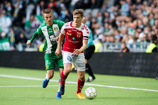 Hammarbys Mario Musa jagar Kalmars Svante Ingelsson