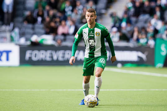 Hammarbys Mario Musa med bollen