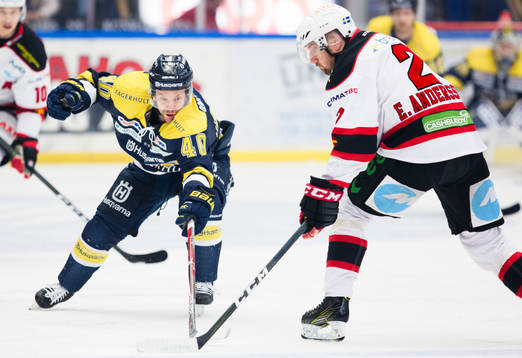 s Pär Arlbrandt mot Malmö Redhawks Erik Andersson