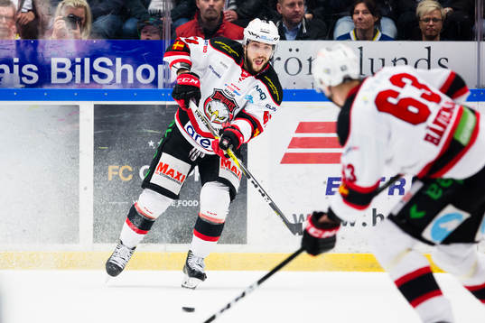 Malmö Redhawks Konstantin Komarek passar till Malmö