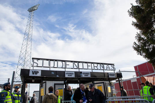 Entrén utanför Studenternas IP