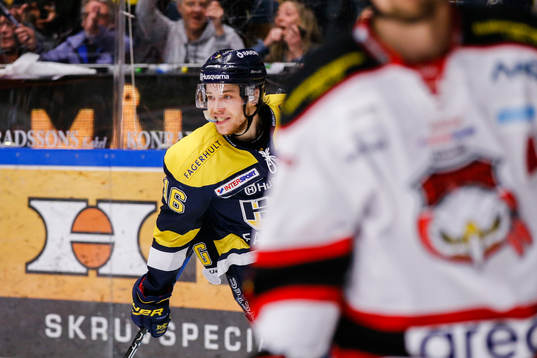 s Filip Sandberg jublar