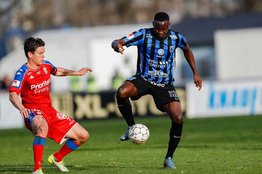 Sirius Moses Ogbu och IFK Göteborgs Mads Albaek