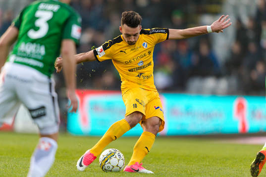 Halmstads Sead Haksabanovic skjuter