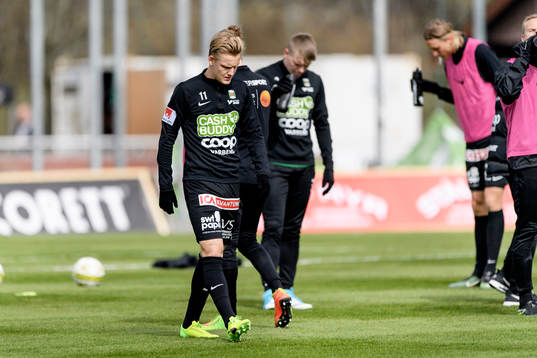 Varbergs Billy Nordström före fotbollsmatchen i