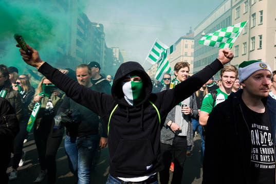 Hammarbys supportrar före fotbollsmatchen i Allsvenskan