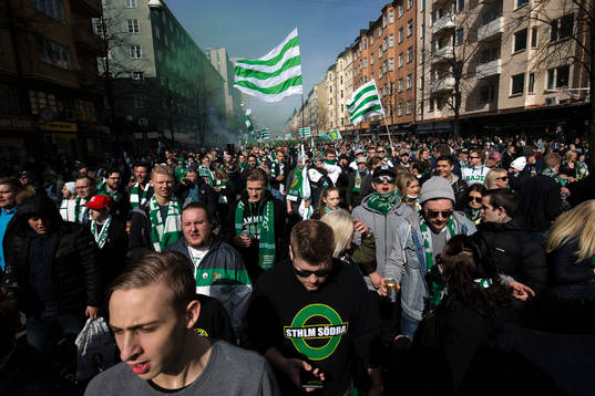 Hammarbys supportrar före fotbollsmatchen i Allsvenskan