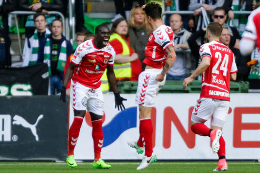 Kalmars Papa Alioune Diouf jublar