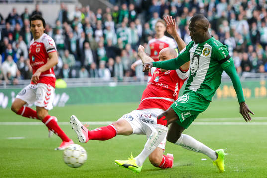 Hammarbys Pa Amat Dibba och Kalmars Stefan Larsson