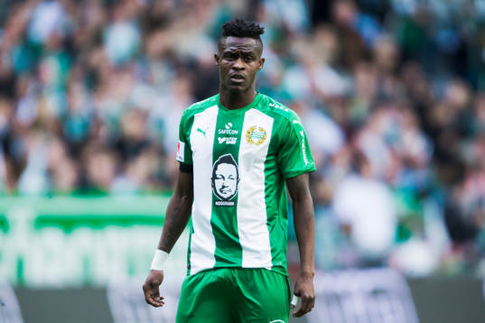Hammarbys Gershon Koffie med ett ansikte tryckt på tröjan