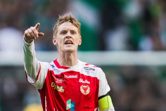 Kalmars Rasmus Elm gestikulerar