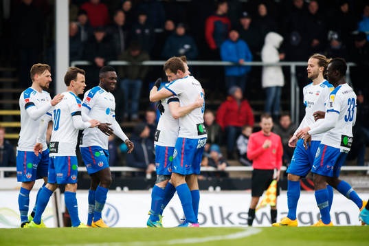 Helsingborgs Andreas Landgren gör 0-3-målet och jublar