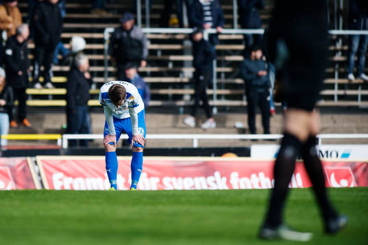 Helsingborgs Adam Eriksson deppar