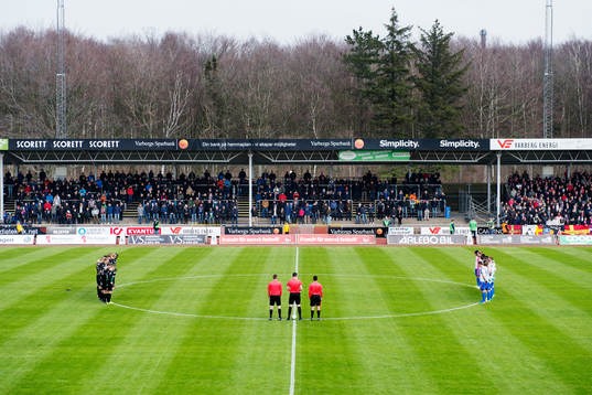 En tyst minut hölls på Påskbergsvallen