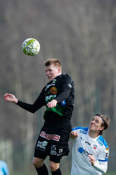 Varbergs Anton Liljenbäck i nickduell med Helsingborgs