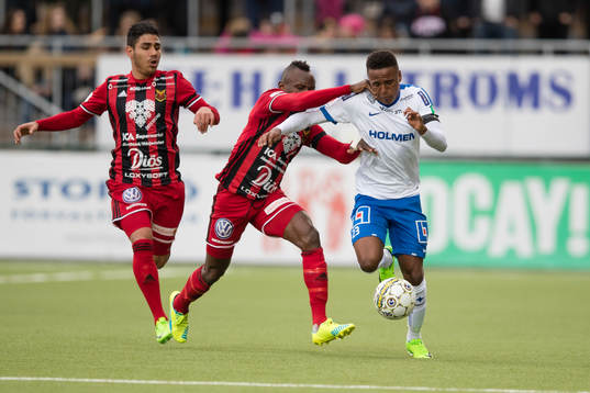 Norrköpings Niclas Eliasson mot Östersunds Samuel Mensiro