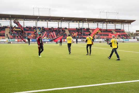 Patriks kombo underhåller publiken