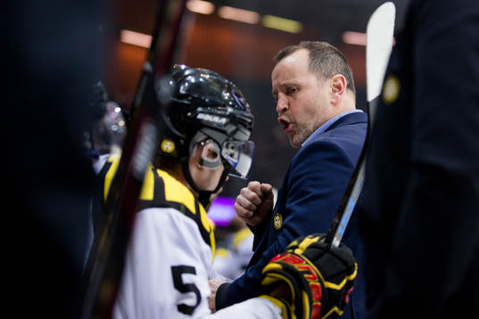 Brynäs tränare Thomas Berglund och Lukas Kilström i