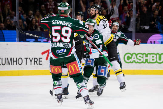 Frölundas Victor Olofsson jublar ihop med Simon Hjalmarsson