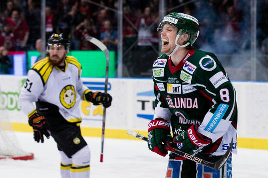 Frölundas John Nyberg jublar