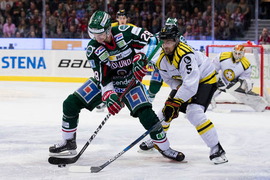 Frölundas Johan Sundström mot Brynäs Lukas Kilström