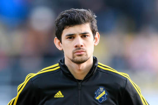 s Jesper Nyholm vid lineup innan fotbollsmatchen i