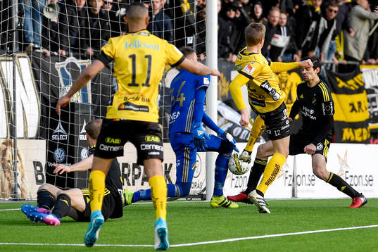 s målvakt Oscar Linnér