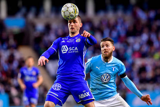 Sundsvalls Kristinn Freyr Sigurdsson och Malmö FFs Erdal