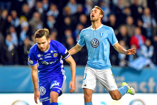 Malmö FFs Magnus Wolff Eikrem deppar