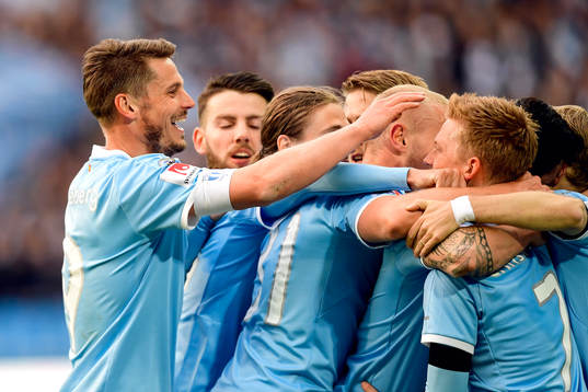Malmö FFs Markus Rosenberg jublar med lagkamrater