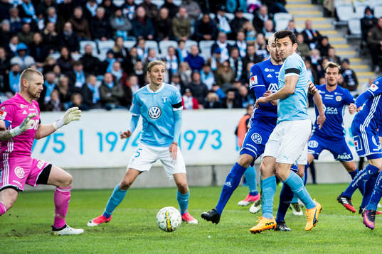 Malmö FFs Behrang Safari styr in 1-0 målet