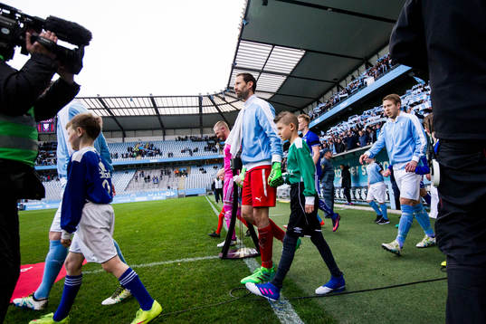 Malmö FFs målvakt Johan Wiland gör entré