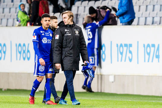 Sundsvalls Romain Gall deppar när han lämnar planen
