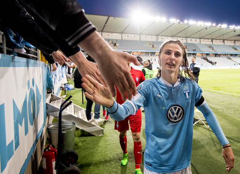 Malmö FFs Pawel Cibicki tackar publiken