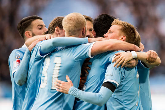 Malmö FFs Behrang Safari jublar med Anders Christiansen mfl