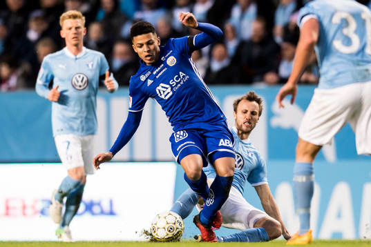 Sundsvalls Romain Gall och Malmö FFs Magnus Wolff Eikrem