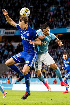 Sundsvalls Lars Krogh Gerson och Malmö FFs Yoshimar Yotún