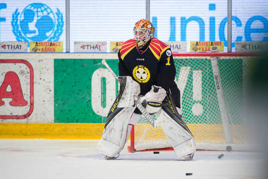 Brynäs målvakt Felix Sandström före semifinal 6 i